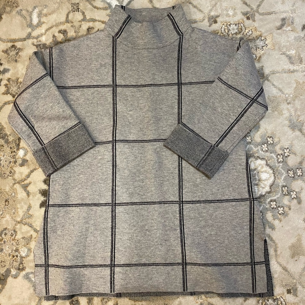 Tahari Sweater - 3/4 length sleeve